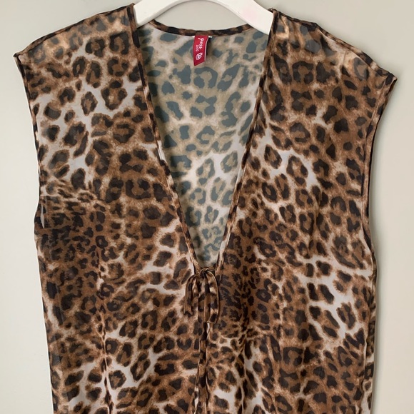 Guess size S leopard beach coverup - Picture 2 of 10